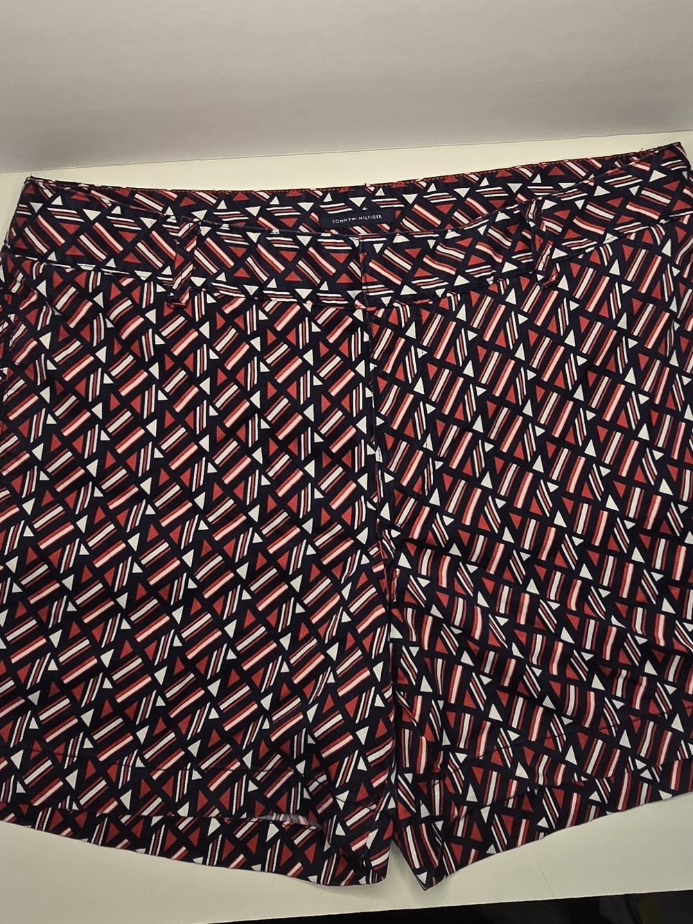 Tommy Hilfiger Women’s Shorts – Size 12 – Red/White/Blue Geometric Print